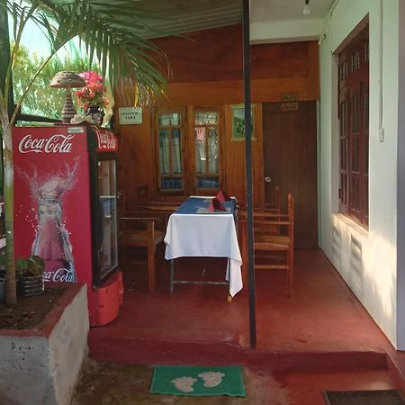 The Train View Bed & Breakfast Nuwara Eliya Exterior photo