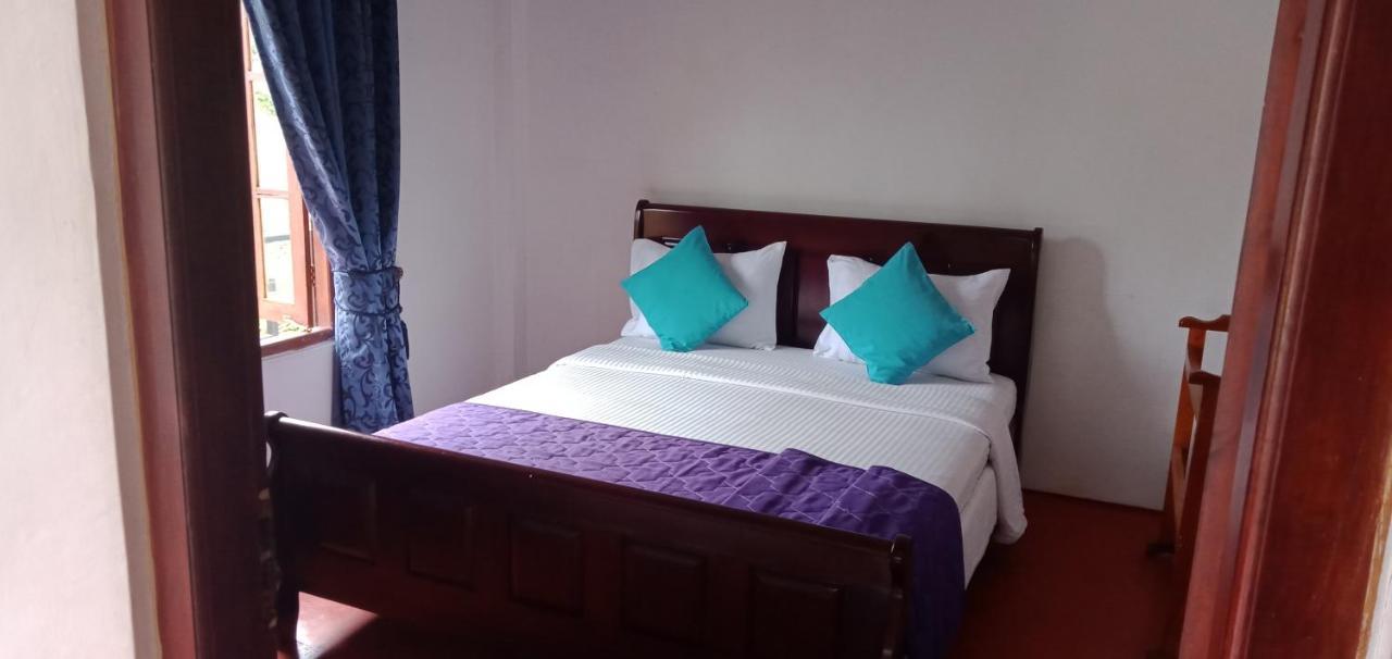 The Train View Bed & Breakfast Nuwara Eliya Exterior photo